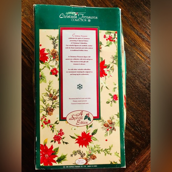 Christmas Treasures Collection Santa Bear - Picture 5 of 6